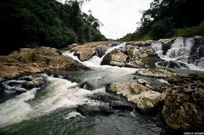 Imagem cachoeira no Centro do Município