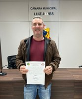 Vereador Carlos Roberto da Luz (PL), licencia-se pelo prazo de 30 (trinta) dias, assumindo o suplente de vereador Josemar Bressanini (PL).